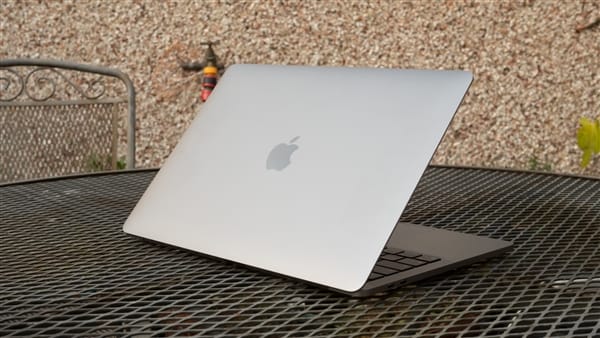 全新MacBook要换屏幕！如果不烧屏还是挺香的
