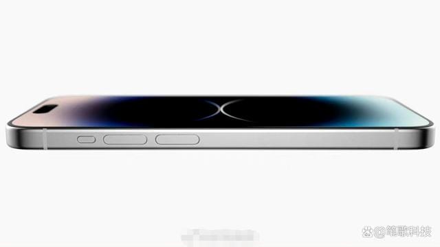 钛金属边框+A17+USB-C+潜望长焦，iPhone15 Pro Max很强但也很贵