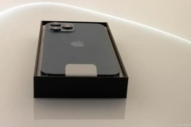 苹果14新手机第一次如何正确充电？