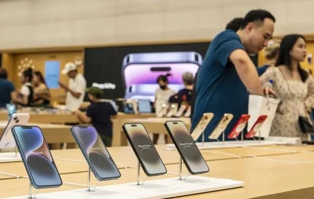 苹果终于承认手机市场陷入低迷,iPhone 15前景堪忧