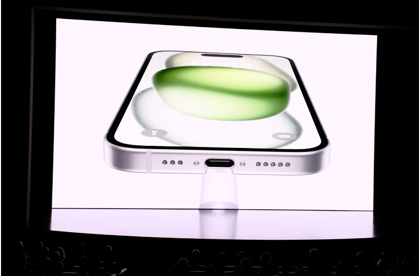 iPhone 15来了，灵动岛、配 4800 万主摄、改用 USB-C 端口，起售价 799/899 美元