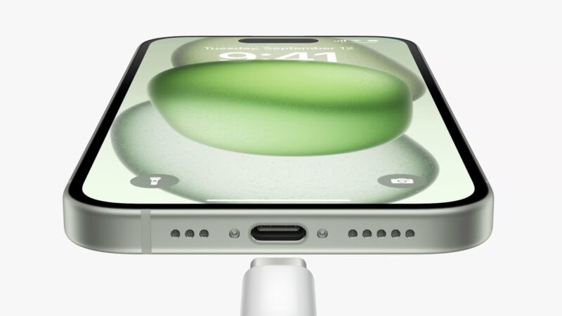 报道称苹果 iPhone 15 系列使用标准 USB-C 接口，没有配件限制